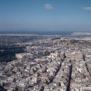 Athen, Blick vom Lykabettos. Altes Schloss, Akropolis und Piräus