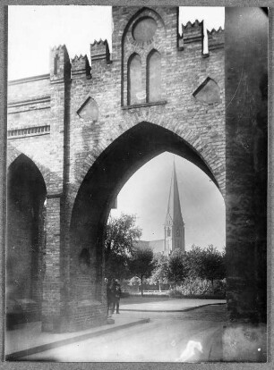 Unterm Kröpeliner Tor in Rostock
