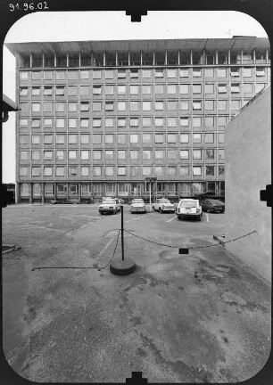 Dresden-Altstadt, Gerhart-Hauptmann-Straße 1. Bürogebäude (1958-1960; A. Gottfried, G. Wolf und Kollektiv). Hofansicht