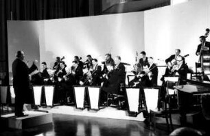 Freiburg: Stadthalle; Fernseh-Quiz der Schülerlotsen; SWF-Orchester Willi Stech