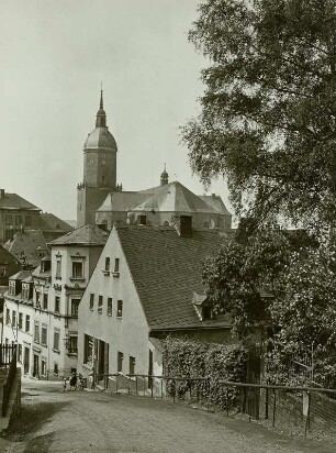 Annaberg-Buchholz, Blick von der Turnergasse auf die Stadtkirche Sankt Annen