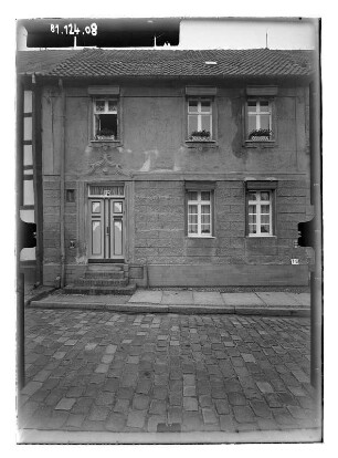 Bernau, Hohe Steinstraße 32. Wohnhaus. Straßenfront