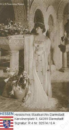 Maria Königin v. Rumänien geb. Prinzessin v. Sachsen-Coburg-Gotha (1875-1938) / Porträt, neben Konsole stehend, Ganzfigur