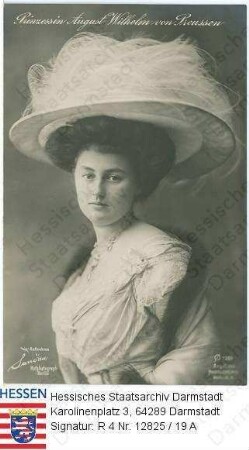 Alexandra Viktoria Prinzessin v. Preußen geb. Prinzessin zu Schleswig-Holstein-Sonderburg-Glücksburg (1887-1957) / Porträt mit Hut, Brustbild