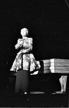 Wintergarten: Marita Gründgens; Mund offen