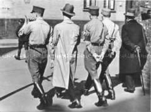 SA und Gestapo sorgen für Ruhe und Ordnung im Arbeiterviertel Hannover-Linden - aus der Reihe: "Führers" Geburtstag am 20.4.1933 und die Harzburger Front (gleichgeschaltet), Thema 19 (19.6)