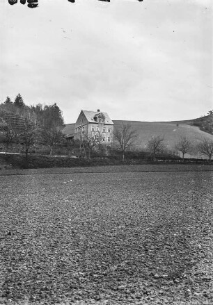 Vogtland : Blick auf ein Wohnhaus vermutlich im Vogtland