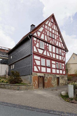 Wohnhaus; Weilrod, Mittelstraße 30, Mittelstraße 32