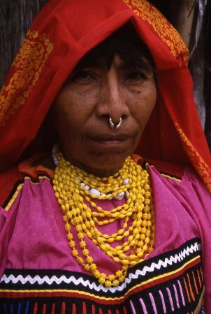 Kuna-Indianerin in Panama
