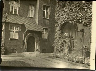 Altona. Nyegaard-Stift an der Allee