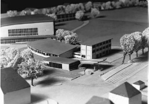 Freiburg: Modell; Erweiterungsbau zur Stadthalle; Ausschnitt Tankstelle