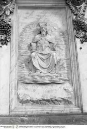 Fünf Reliefs vom ehemaligen Altar der Abteikirche, Gnadenstuhl