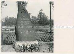 Gedenkstein für die Leuna-Kämpfer in Leuna-Kröllwitz
