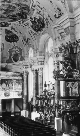 Günzburg, Frauenkirche, Südseite, innen; Stukkatur von Dominikus Zimmermann unter Beteiligung von Thomas Gering; Dominikus Zimmermann; Thomas Gering; Anton Enderle (Deckengemälde)