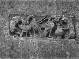 Obergeschoss, Strebepfeiler links: Fuchs und Kranich