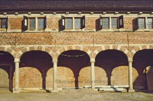 Schloß Reinbek: Innenhof: Arkaden