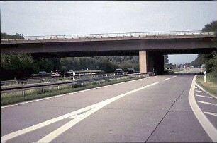 Ausfahrt aus Kreisel (Umkirch Richtung Karlsruhe) zu Nebenfahrbahn Ost (Basel Richtung Karlsruhe)