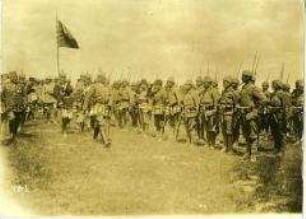Wilhelm II. vor türkischen Soldaten in Ostgalizien