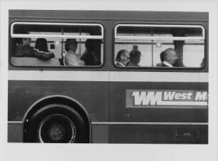 Bus mit Fahrgästen