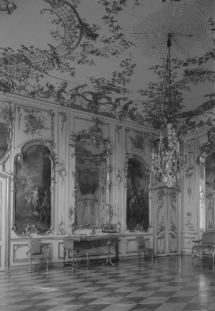 Potsdam. Schloss Sanssouci, Konzertzimmer, Blick in den nordwestlichen Raum