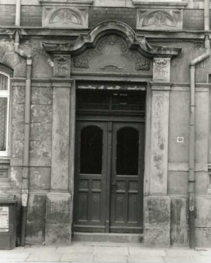 Chemnitz, Augustusburger Straße 169. Wohnhaus (um 1900), Hauseingang