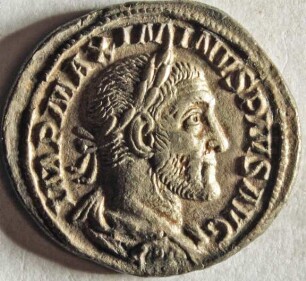 Römische Münze, Nominal Denar, Prägeherr Maximinus Thrax, Prägeort Rom, Original