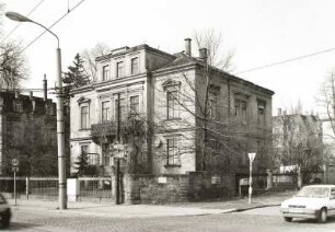 Dresden-Neustadt, Bautzner Straße 149 / Ecke Waldschlößchenstraße. Villa (1866). Eckansicht mit Einfriedung