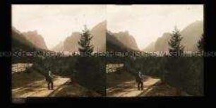Wanderer am Eingang ins Ampezzo Tal
