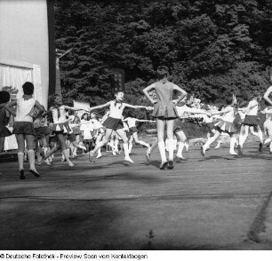 Leistungsvergleich der Tanzgruppen (in der Jungen Garde?)
