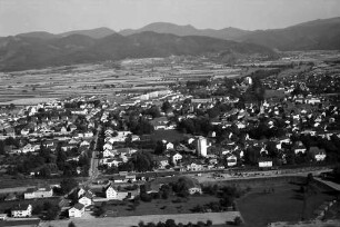 Bad Krozingen: Ortsbild von Westen, mit Bahnhof, ohne Kurviertel