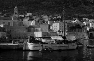Dubrovnik: Kutter im Hafen