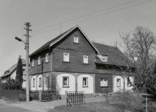 Neugersdorf, Wohnhaus : Neugersdorf (Kreis Löbau-Zittau), Wohnhaus, Hutung 17, um 1900, Straßenansicht