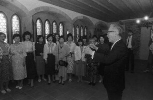 Freiburg im Breisgau: Bürgermeister Hans Evers empfängt einen japanischen Bach-Chor