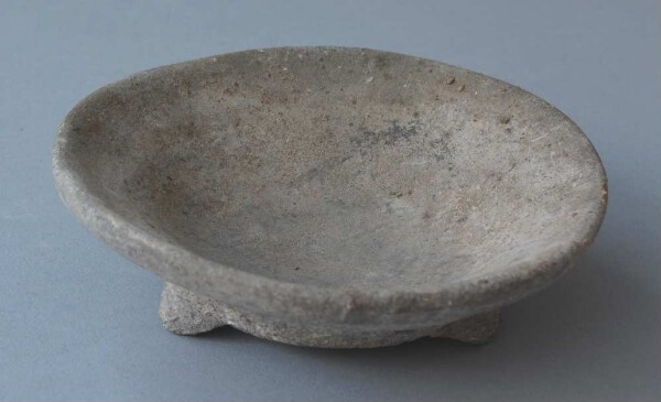 Tripod bowl made of clay