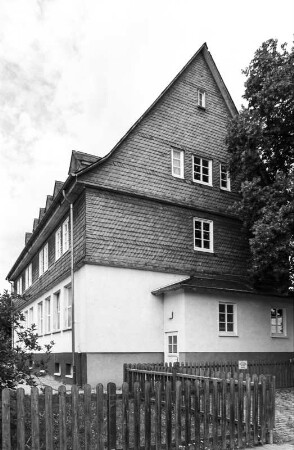 ehemalige Volksschule heute Kindergarten (Schule, später Kindergarten, Massivbau); Allendorf, Heinrich-Sellmann-Straße 6