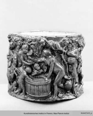 Gefäß mit Relief eines Bacchanals - Vasa ... rappresentante un Baccanale
