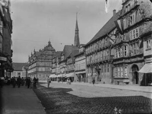 Hameln : Blick entlang der Osterstraße durch Hameln, hinten das Hochzeitshaus