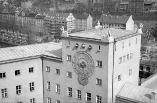 München: Uhrturm [Astronomische Kunstuhr] des Deutschen Museums, von oben