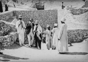 Eingang zum Grab des Tutanchamun (HAPAG-Mittelmeerfahrt der Oceana Leonhardt 1929)