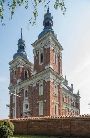 Katholische Kirche Sankt Katharina und Sankt Florian, Gołąb (powiat puławski), Polen