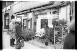 Kleinbildnegative: Blumengeschäft, Hauptstraße, 1980