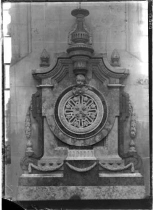 Salem Münster - Klosterkirche Maria Himmelfahrt Kerzenständer an der dem Hauptschiff zugewandten Pfeilerseite