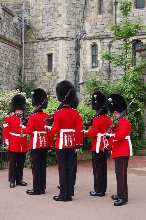 Wachkontroll im Innenhof von Schloss Windsor