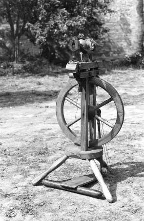 Nossen-Deutschenbora. Dorfmühle, Spinnrad von 1960