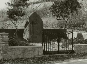 Denkmal für die Gefallenen des 1. Weltkrieges : Denkmal für die Gefallenen des 1. Weltkrieges. Stein (nach 1918). Grimma-Mutzschen, Dreschwitzer Straße