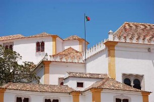 Kleinstadt Sintra bei Lissabon : Teilansicht des Schlosses Paco Real in der Kleinstadt Sintra bei Lissabon, aufgenommen 2006