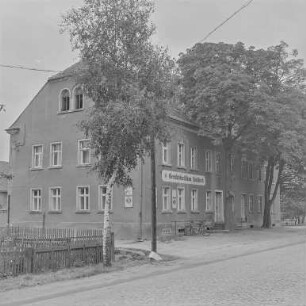 Hochkirch, Gebäude : Hochkirch. Gaststätte "Gerichtskretscham", Karl-Marx-Straße. Straßenansicht
