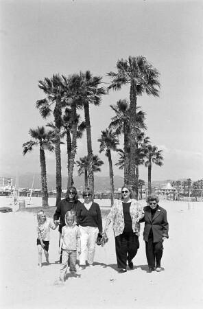 Familienportrait: Anna Lisa, Linda, Kristen (vorn), Susan, Katherine und Martha Lang