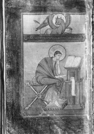 Strahover Evangeliar — Der Evangelist Lukas, Folio 104verso