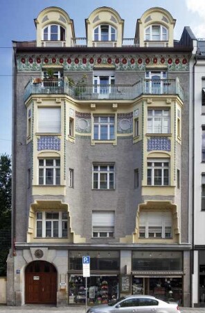 Wohn- und Geschäftshaus